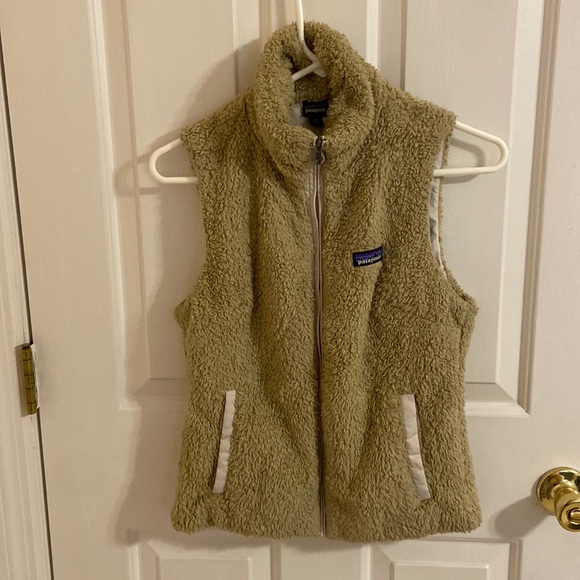 Patagonia fuzzy vest - Picture 1 of 3